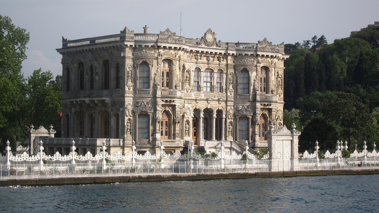 Küçüksu Pavilion rococo architecture and Bosphorus ferry tips with 2026 prices