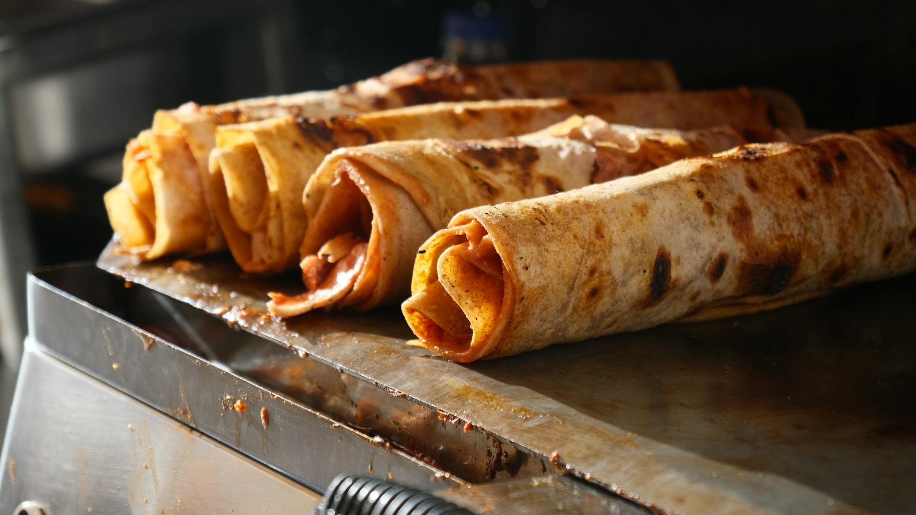 Spicy Mersin Style Tantuni Wraps in Beyoğlu and Kadıköy with 2026 Prices and Ordering Tips